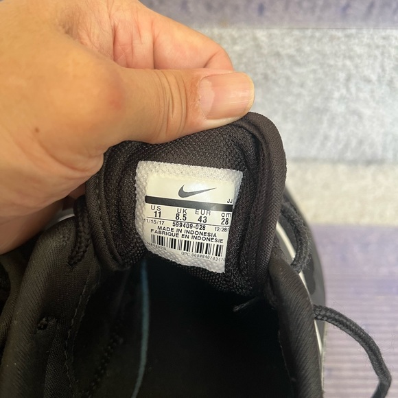 Nike Woman 11  running shoes. Used and still in good condition. Air Max Thea. - Picture 5 of 8